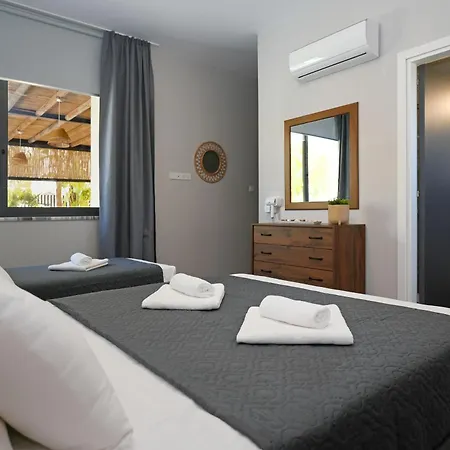 Evergreen - 3bed Large Pool