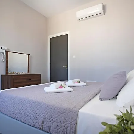 Evergreen - 3bed Large Pool Villa *