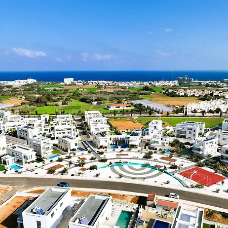 Dom wakacyjny Evergreen - 3bed Large Pool