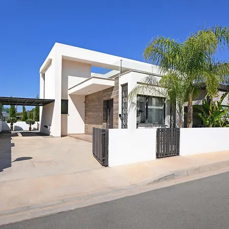 Evergreen - 3bed Large Pool Holiday home Protaras